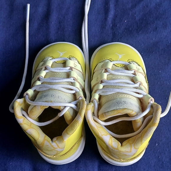 Nike Air Jordan's Children's Shoes 4C Yellow/White Max Aura - Picture 6 of 8